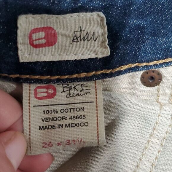 BKE Y2K Low Rise Boot Cut Star Jeans with Cool Bleach Splatters Size 26 or 2 - Picture 10 of 10